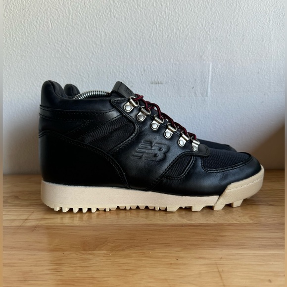 New Balance Uranial Boots - Picture 1 of 3